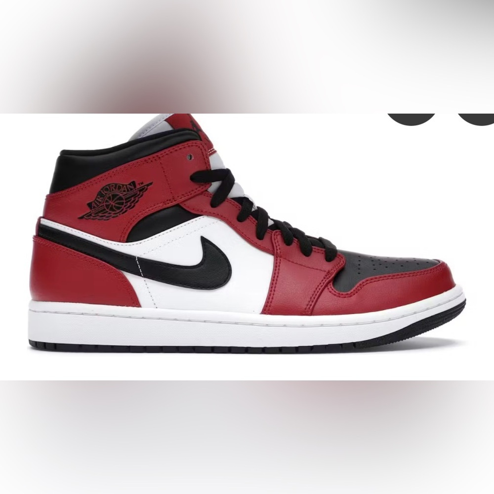 Jordan 1 Mid Chicago Women’s